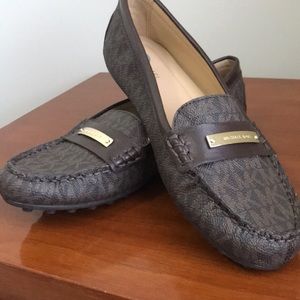 MICHAEL KORS FLATS NEW, SIZE 7